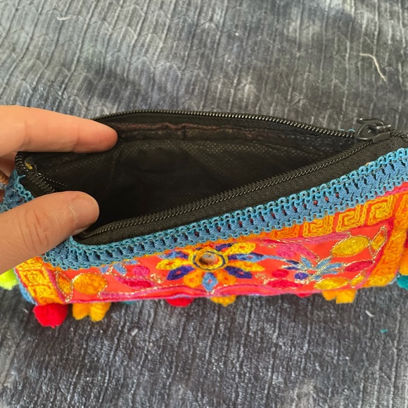 New-handmade colorful wristlet/pouch - Picture 3 of 4